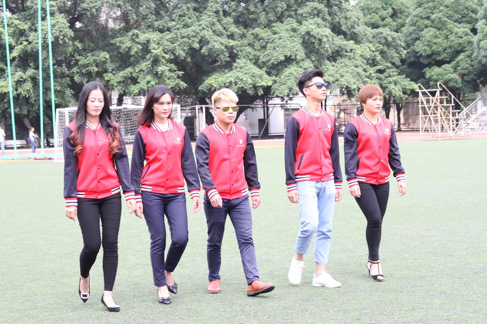 南寧這家美容美發(fā)學校的校服好時尚又帥氣