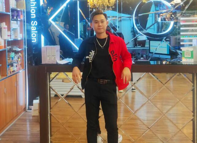 美發(fā)人現(xiàn)在苦點，是因為以后的成功創(chuàng)業(yè)