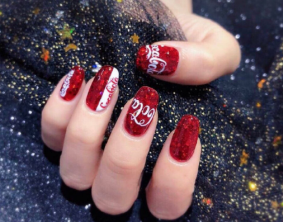 南寧美甲學校：美甲根部掉色怎么辦？