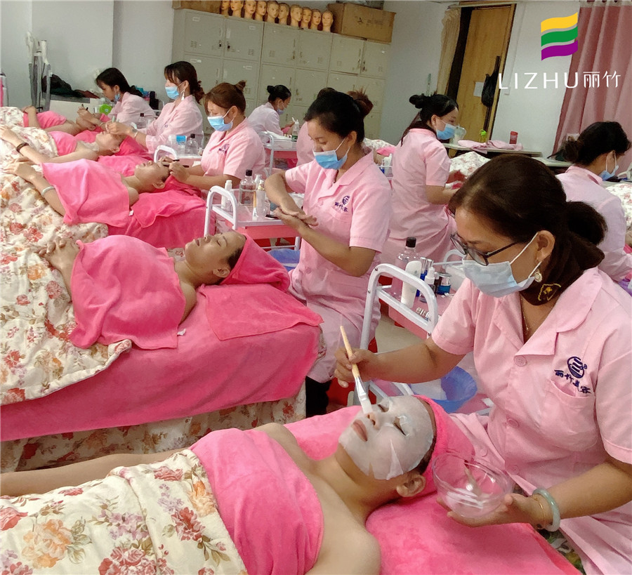 南寧學(xué)美容哪家專業(yè)？麗竹美容學(xué)校歡迎你