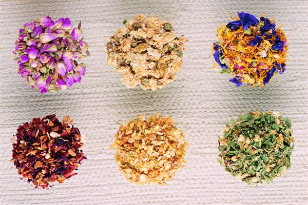 多喝這10種排毒花茶，美容又健康