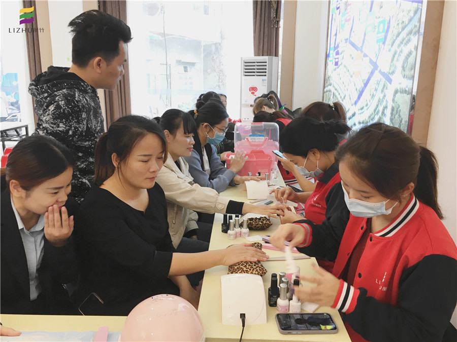 來(lái)吧！展示！麗竹美甲班的學(xué)員們