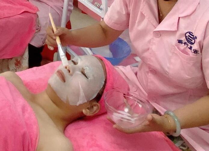 美容：如何打贏這場(chǎng)“肌膚補(bǔ)水戰(zhàn)”