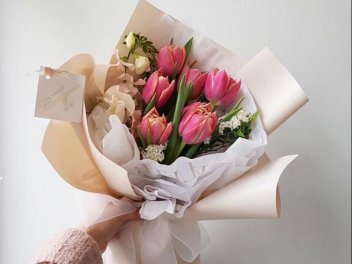 南寧花藝培訓(xùn)學(xué)校：如何挑選鮮卉