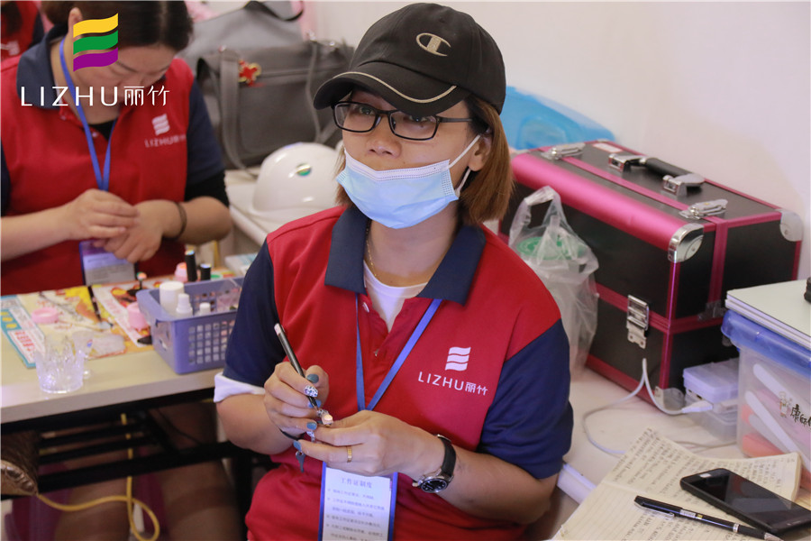 美甲學(xué)員感言：美甲就是我的專(zhuān)屬色彩