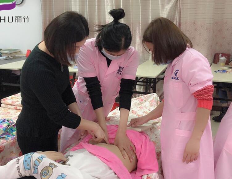 南寧美容培訓(xùn)哪家?guī)熧Y強(qiáng)？快來看看學(xué)員上課花絮吧