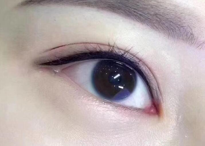 南寧專業(yè)化紋繡學校分享美瞳線實用技巧