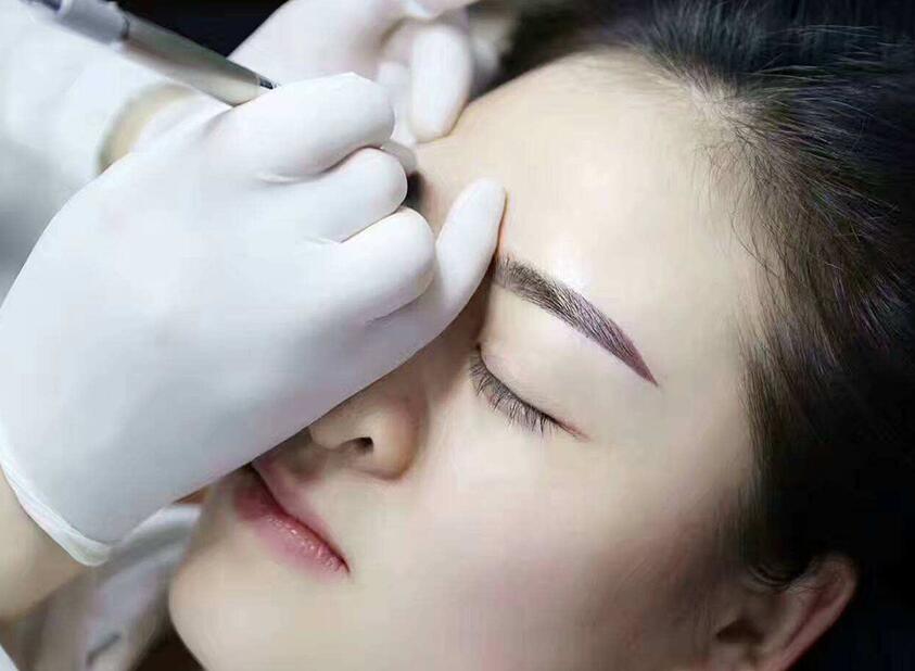 紋繡機器和手工紋繡有何不同？南寧紋繡學校幫你解答