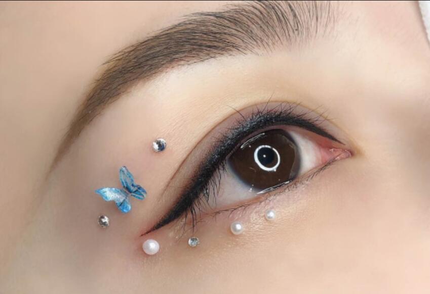 美瞳線(xiàn)設(shè)計(jì)要點(diǎn)概括，南寧有實(shí)力的紋繡學(xué)校分享