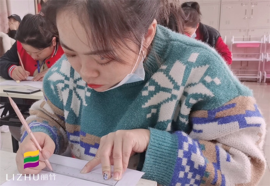 初學(xué)者如何紙上畫眉？廣西紋繡培訓(xùn)教你畫