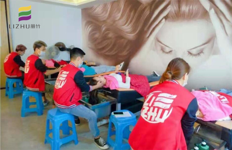 走入廣西美發(fā)學(xué)校課堂，學(xué)專業(yè)美發(fā)洗護(hù)手法