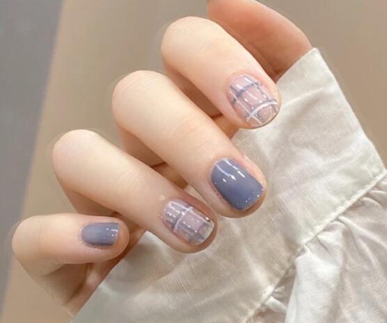 指甲油不卸可繼續(xù)涂嘛？快來看看南寧美甲培訓(xùn)班怎么說