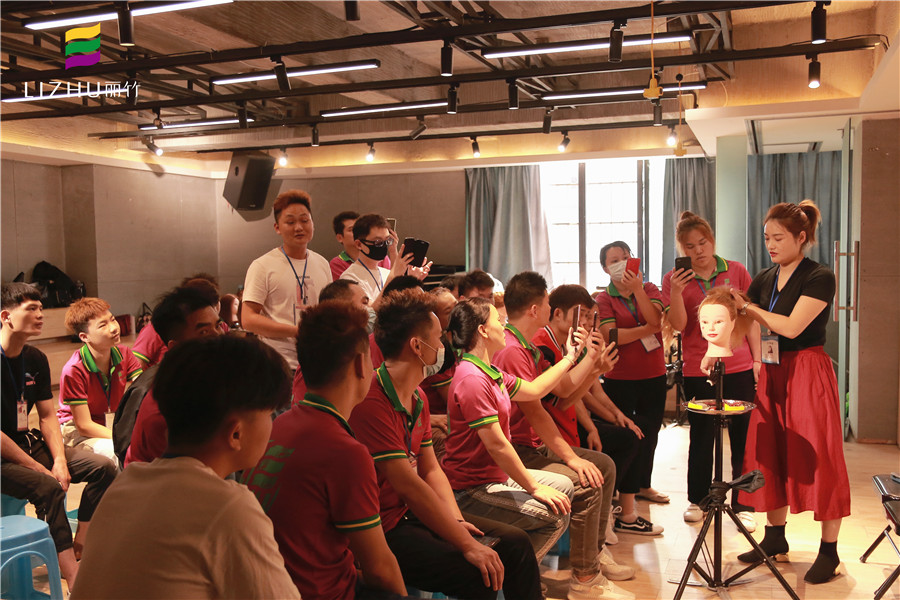 提問：南寧專業(yè)美發(fā)培訓(xùn)學(xué)什么？