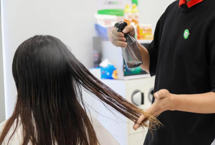 不同長(zhǎng)度的碎發(fā)怎么剪？廣西有實(shí)力的學(xué)校教你