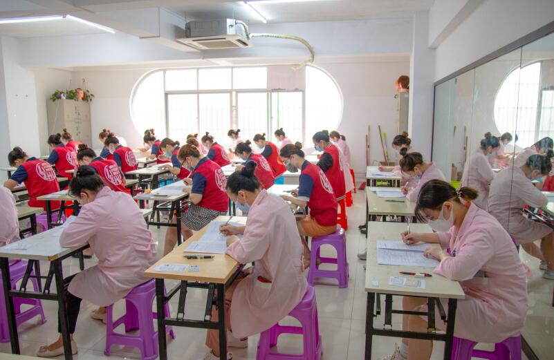 麗竹學(xué)?！吨屑?jí)美容師》考核7月2日開(kāi)考