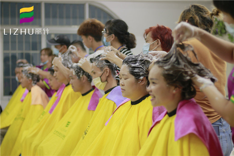 坐著怎么洗頭？南寧專業(yè)美發(fā)培訓(xùn)教你