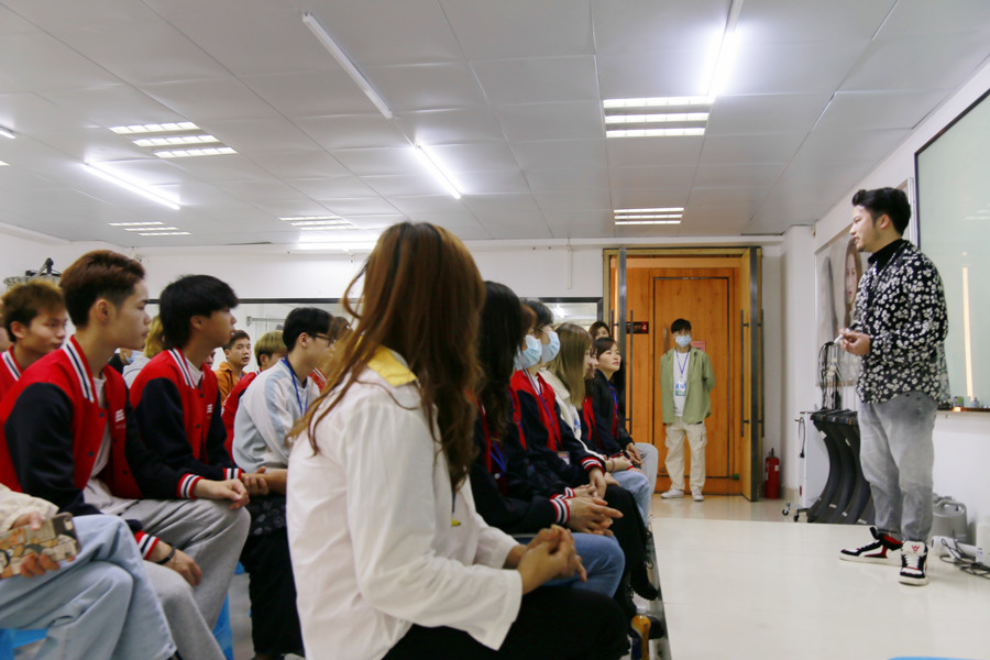 廣西學(xué)美發(fā)好找工作 嗎？麗竹學(xué)校會(huì)告訴你答案