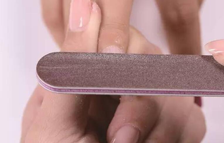 廣西有實(shí)力的美甲培訓(xùn)：美甲打磨的標(biāo)準(zhǔn)