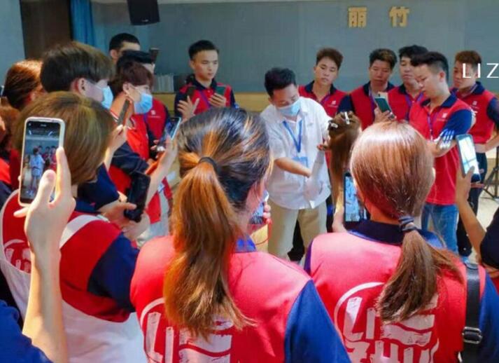 南寧正規(guī)美發(fā)培訓(xùn)課堂：吹風(fēng)造型操作方法