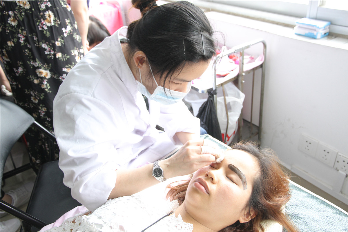 美睫過后為什么要修補眉毛呢？