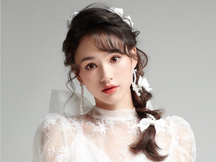 南寧化妝學(xué)校排行榜：韓式簡(jiǎn)約新娘造型