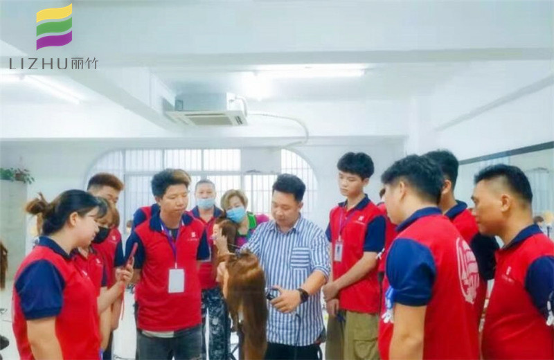 南寧學(xué)美發(fā)哪家好？看看麗竹火爆開班的程度就知道啦