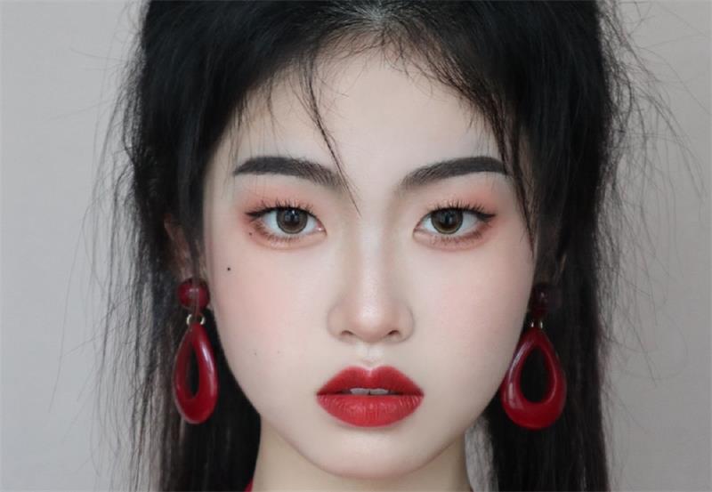 國風(fēng)少女眼妝怎么畫？快來南寧專業(yè)化妝學(xué)校看看