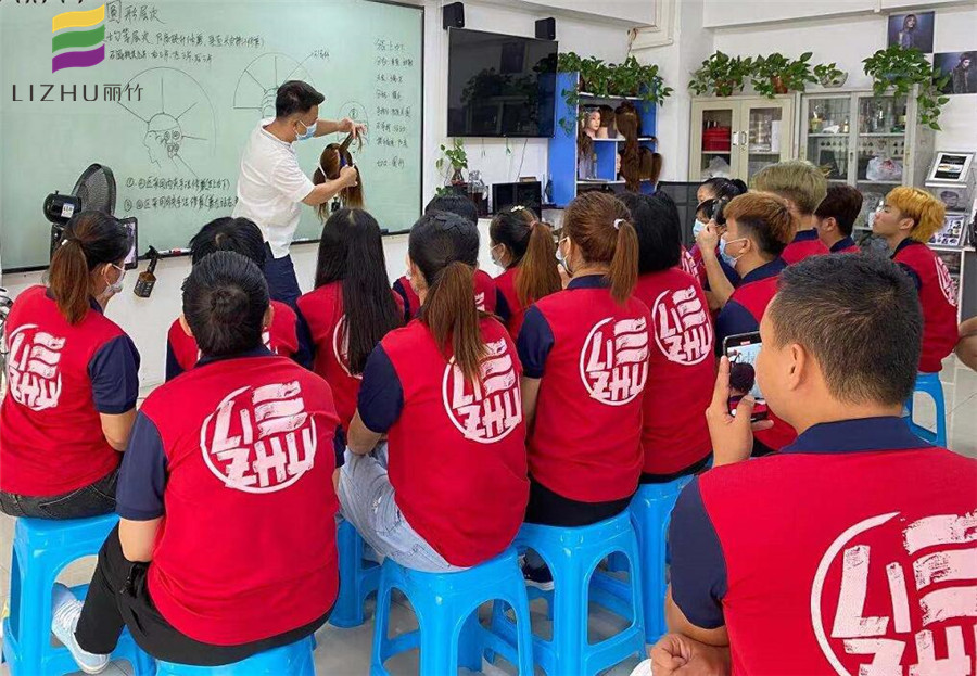 廣西美發(fā)學(xué)校哪家好？來看看美發(fā)課堂吧