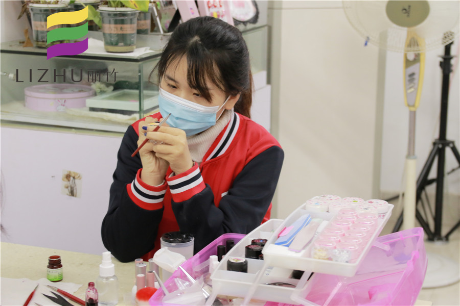 南寧美甲學校學子感言：因為專業(yè)，所以我又“加報”了