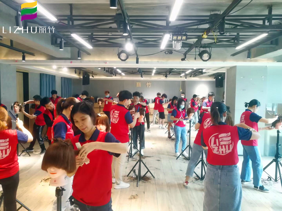 廣西學(xué)美發(fā)有前途嗎？歡迎到麗竹美發(fā)學(xué)校找答案