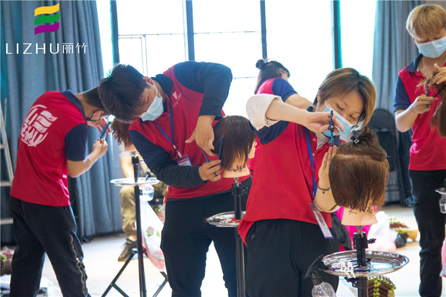 真人實(shí)操考核，檢驗(yàn)?zāi)蠈幟腊l(fā)學(xué)校哪家專業(yè)