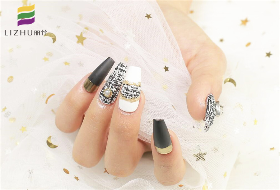 想知道廣西美甲培訓(xùn)哪些正規(guī)？看看這份美甲教程吧