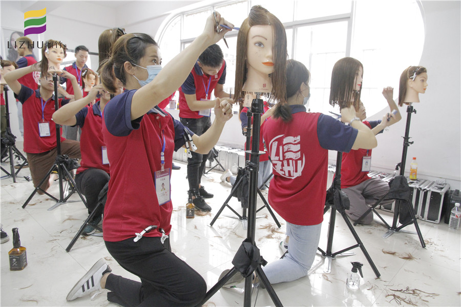 你的頭發(fā)適合打薄嗎？南寧美發(fā)培訓(xùn)機(jī)構(gòu)教你判斷