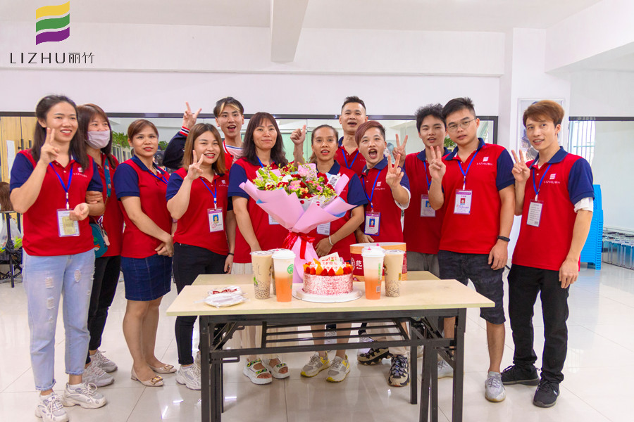 師恩難忘！南寧美發(fā)學校舉行畢業(yè)聚會