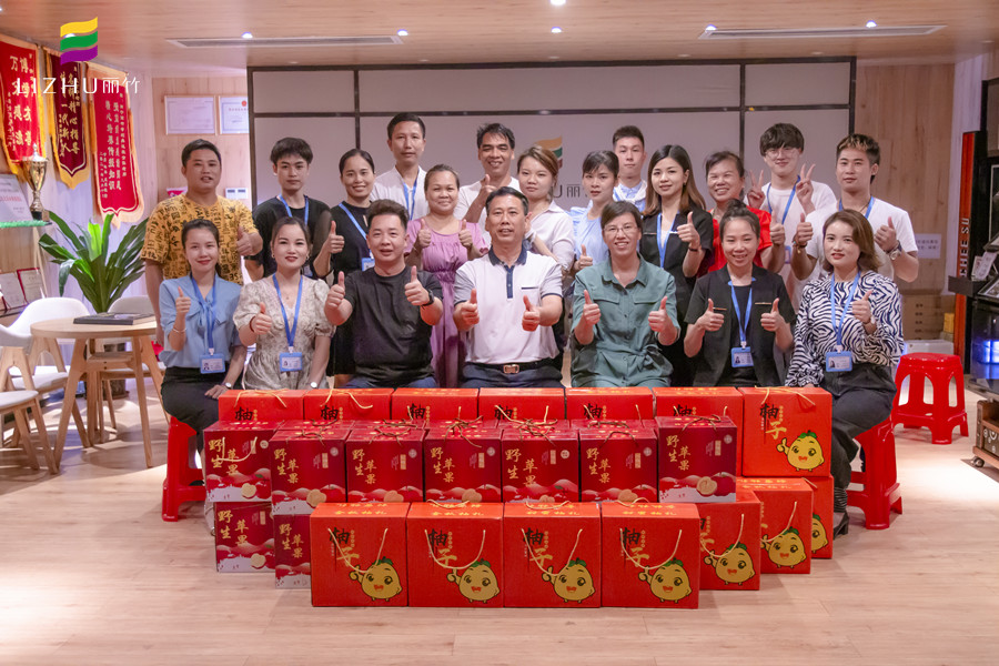 麗竹學校中秋祝福：團團圓圓，其樂融融