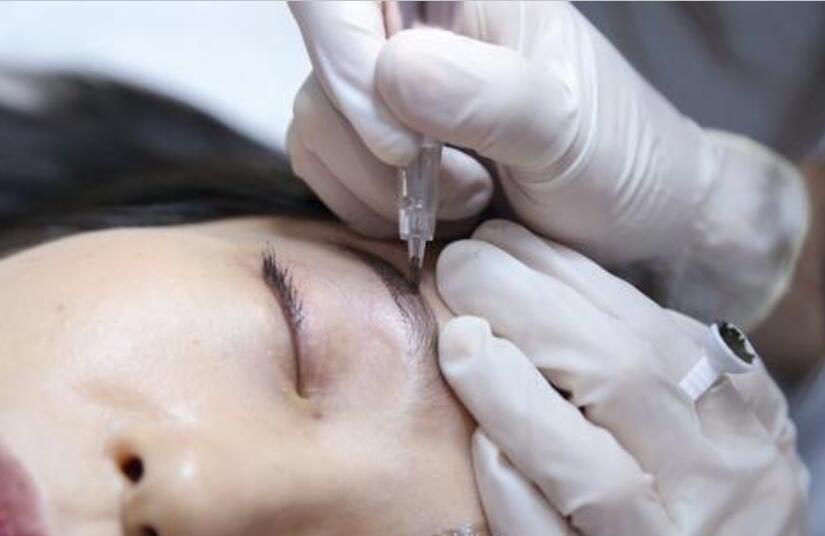 眉毛定框和操作邊框線技巧，廣西紋繡培訓(xùn)機(jī)構(gòu)教你