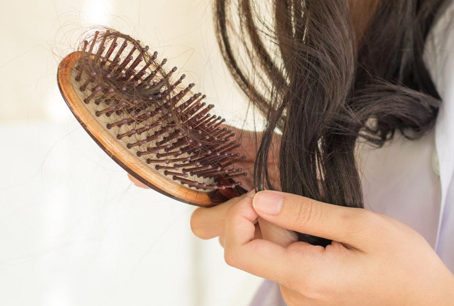秋季防脫技巧，來(lái)廣西專(zhuān)業(yè)美發(fā)學(xué)校學(xué)習(xí)下