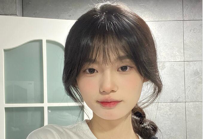 粉嫩韓國學妹妝，快和廣西彩妝造型學校學起來