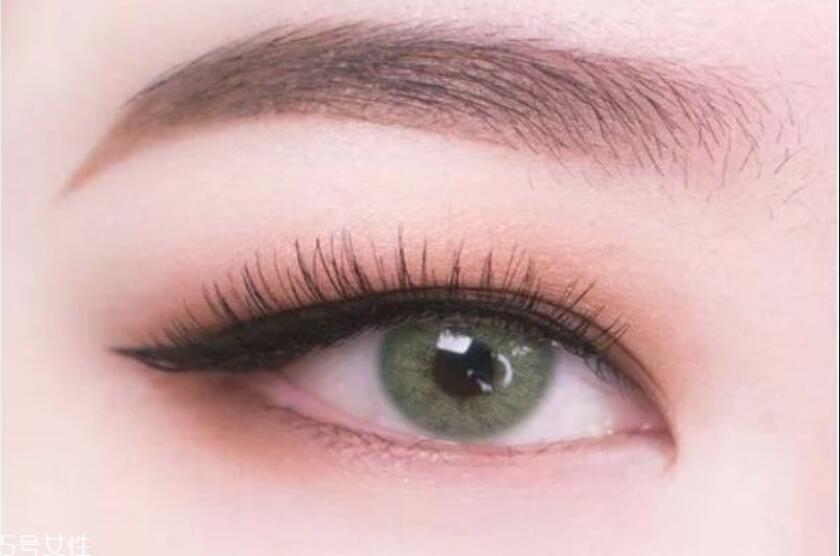 學(xué)腫眼泡內(nèi)雙眼妝教程，看廣西有哪些化妝學(xué)校專業(yè)