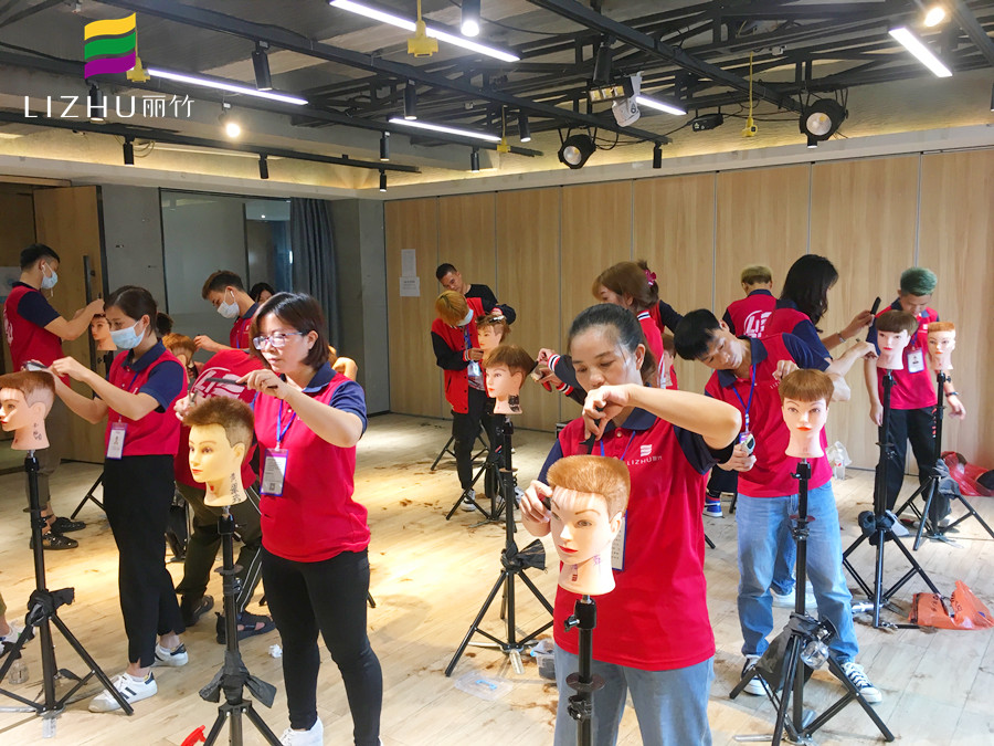 男發(fā)發(fā)型具體分類(lèi)，?南寧排名前十美發(fā)學(xué)校為你解讀