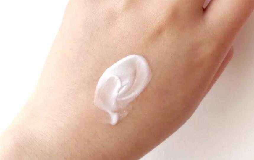 冬季手指開(kāi)裂怎么辦？廣西美容護(hù)膚培訓(xùn)幫你