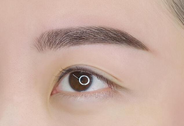 霧眉做完為什么發(fā)紅？南寧專(zhuān)業(yè)紋繡學(xué)校給你解釋