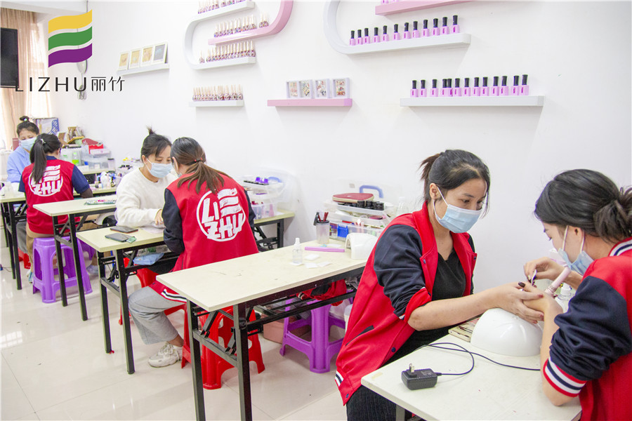 南寧美甲培訓(xùn)學(xué)?；A(chǔ)班升班考核