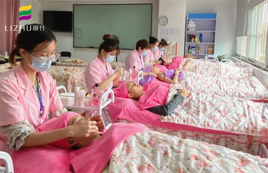 手法按摩操作方法，廣西美容護(hù)膚培訓(xùn)分享