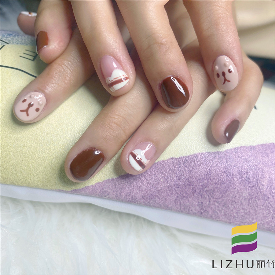 短指甲很疼怎么辦？南寧專業(yè)美甲學校有秘方