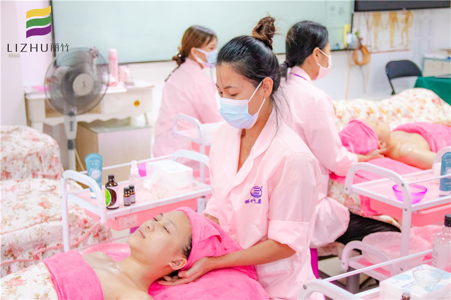 你為什么要做肩頸護理？南寧專業(yè)美容培訓(xùn)幫你分析