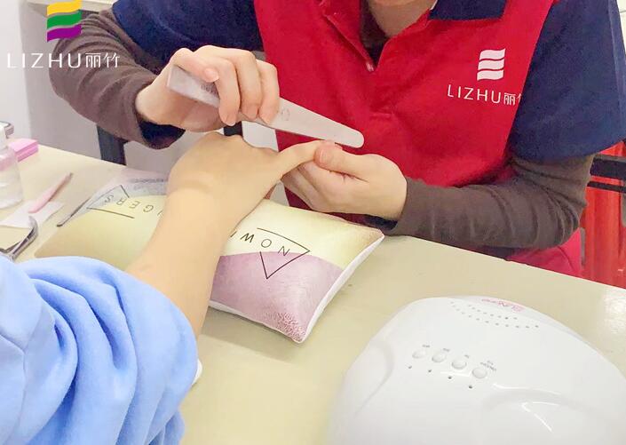 南寧美甲師培訓班：美甲銼條的類型