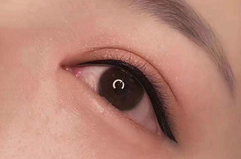 美瞳線多久會(huì)反色？廣西紋繡培訓(xùn)學(xué)校幫你分析