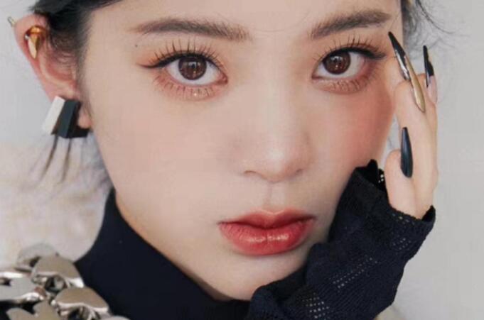 學(xué)小鹿感財(cái)閥千金”仿妝，知南寧學(xué)化妝哪家?guī)熧Y強(qiáng)_