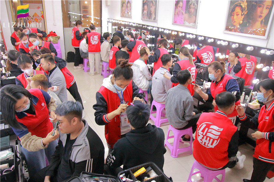 男士妝容的化妝技巧，南寧彩妝培訓分享